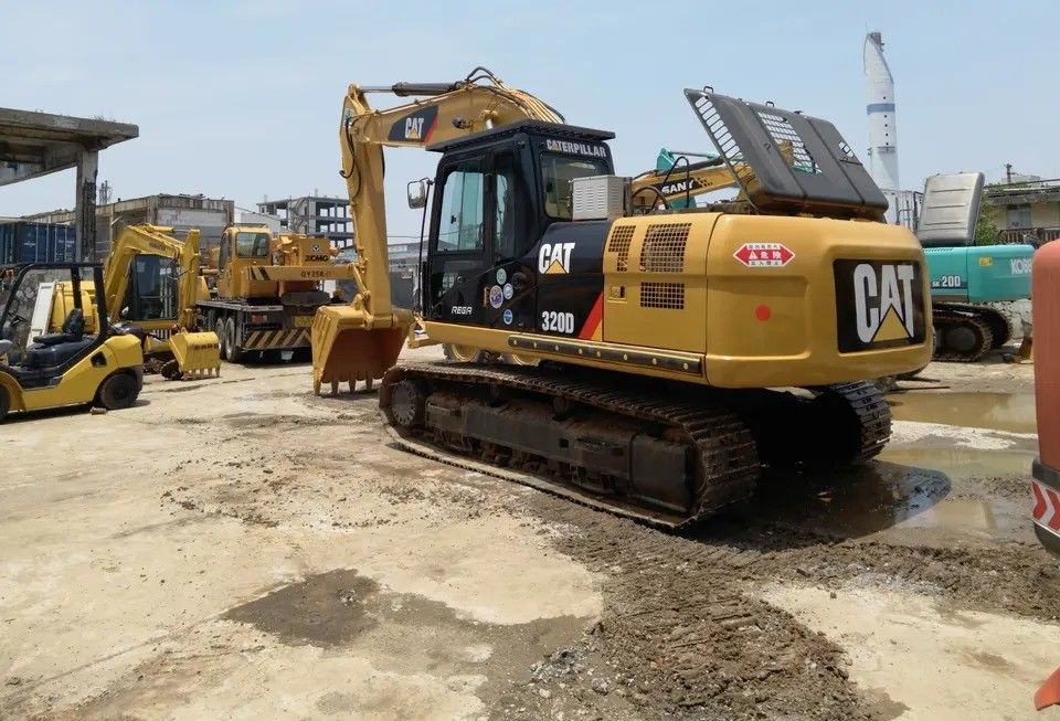 2021 Used Caterpillar Excavator CAT 320D2 Crawler Excavator 20 tonnellate di peso operativo