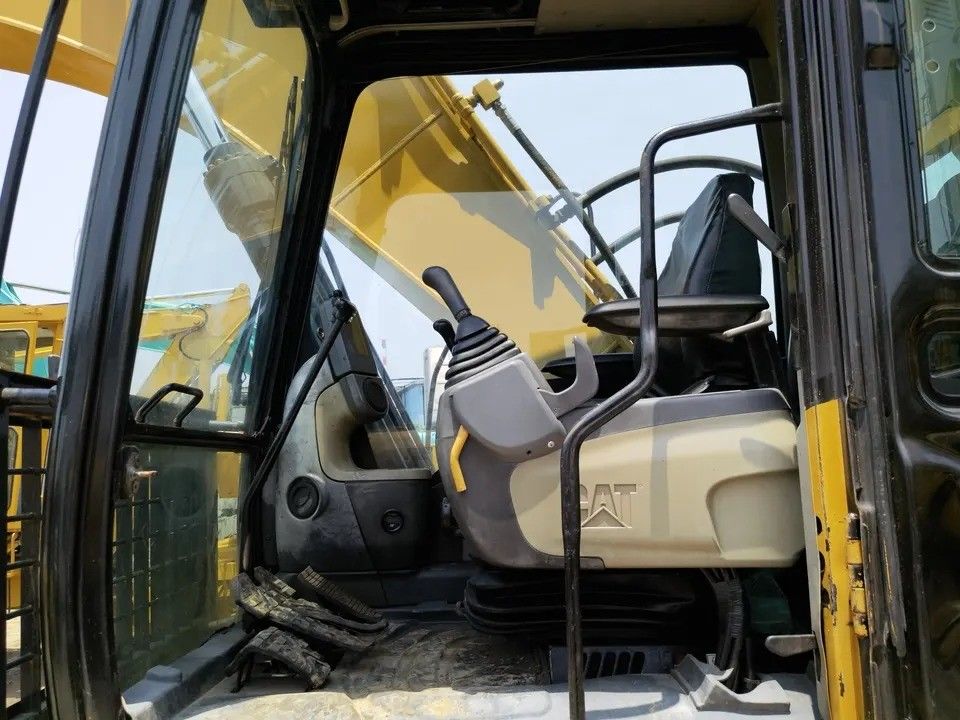 2021 Used Caterpillar Excavator CAT 320D2 Crawler Excavator 20 tonnellate di peso operativo