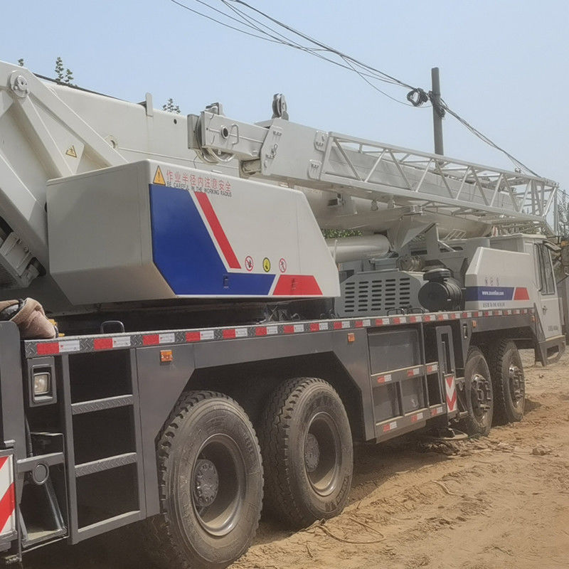 La Cina vende una gru Zoomlion QY50 con orario di lavoro 40001-50000 e funzionalità pieghevole