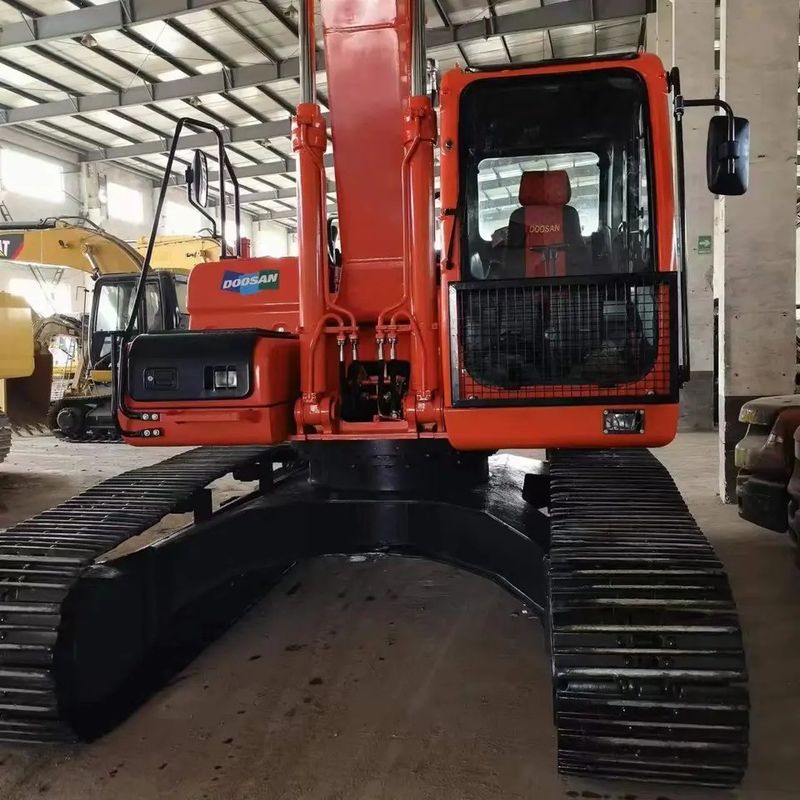 Radiale di scavo massimo 10705 mm 110 kw Buone condizioni Escavatore Doosan DX225 LC Crawler Digger