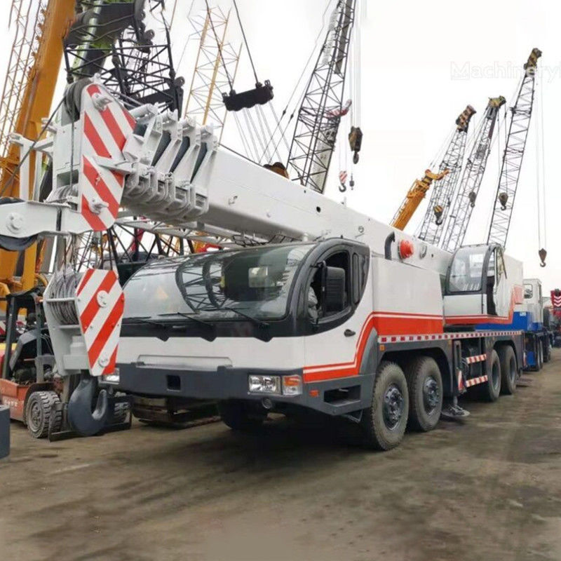 La Cina vende una gru Zoomlion QY50 con orario di lavoro 40001-50000 e funzionalità pieghevole