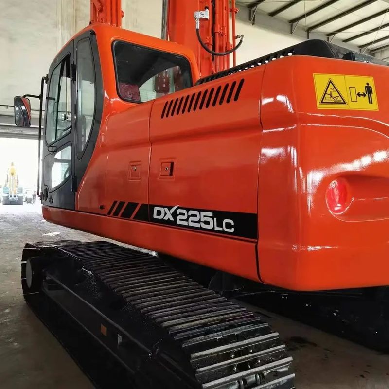 Radiale di scavo massimo 10705 mm 110 kw Buone condizioni Escavatore Doosan DX225 LC Crawler Digger