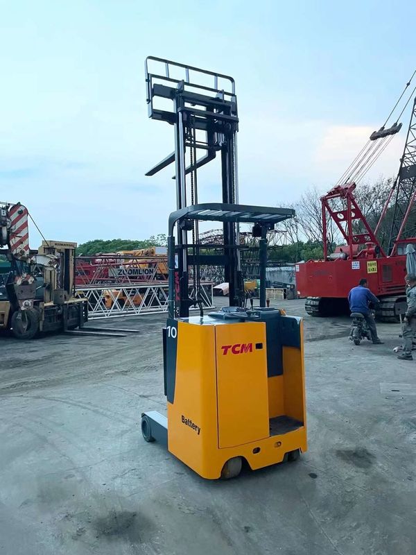 Distanza di 500 mm tra il centro di carico e il carrello elevatore da 1,5 tonnellate per una movimentazione del materiale fluida e sicura