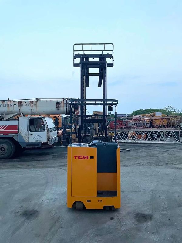 Distanza di 500 mm tra il centro di carico e il carrello elevatore da 1,5 tonnellate per una movimentazione del materiale fluida e sicura