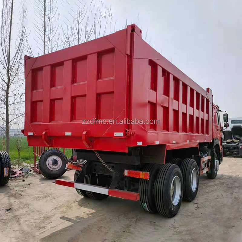 Usato HOWO 8x4 35-40 tonnellate Camion a gomma per la costruzione miniera in buone condizioni