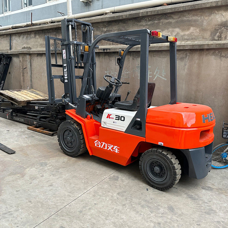 Ben usato diesel per carrelli elevatori a eli 2.5 tonnellate 3 tonnellate 5 tonnellate per l'anno di produzione 2012