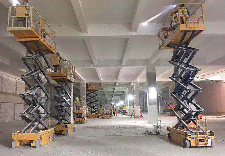 12m Elevatore elettrico a forbice con meccanismo di sollevamento e tavolo dimensione 2277x1120mm