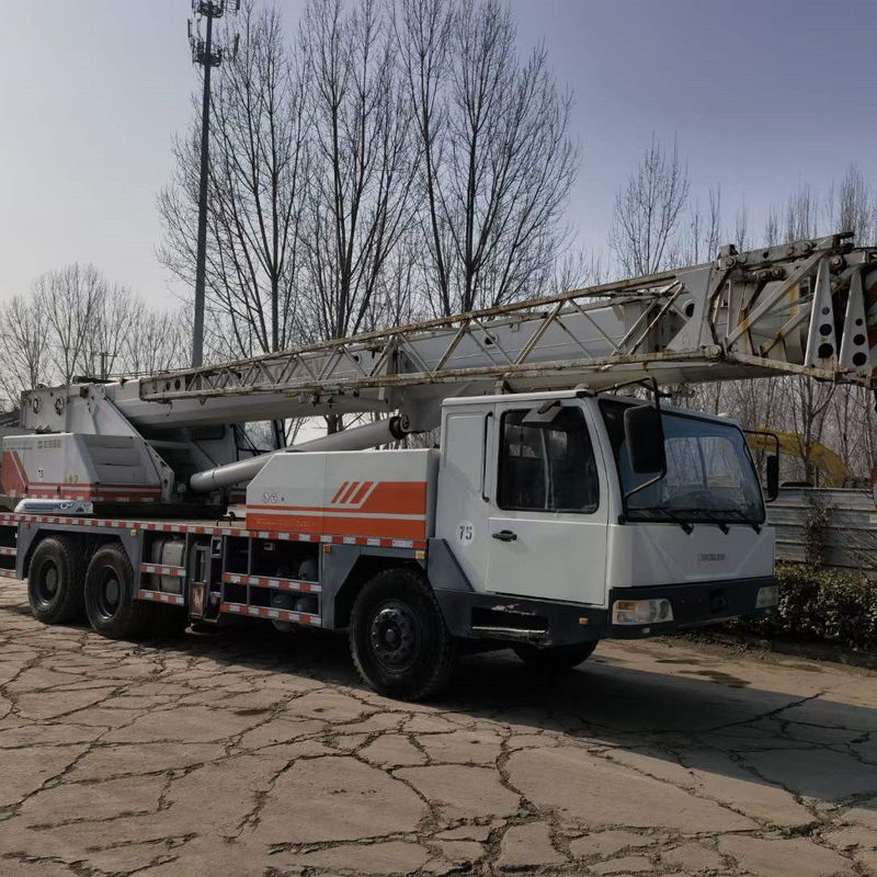 39m QY25V Zoomlion Used 25ton Truck Crane con coppia di sollevamento massima nominale di 980KN.m