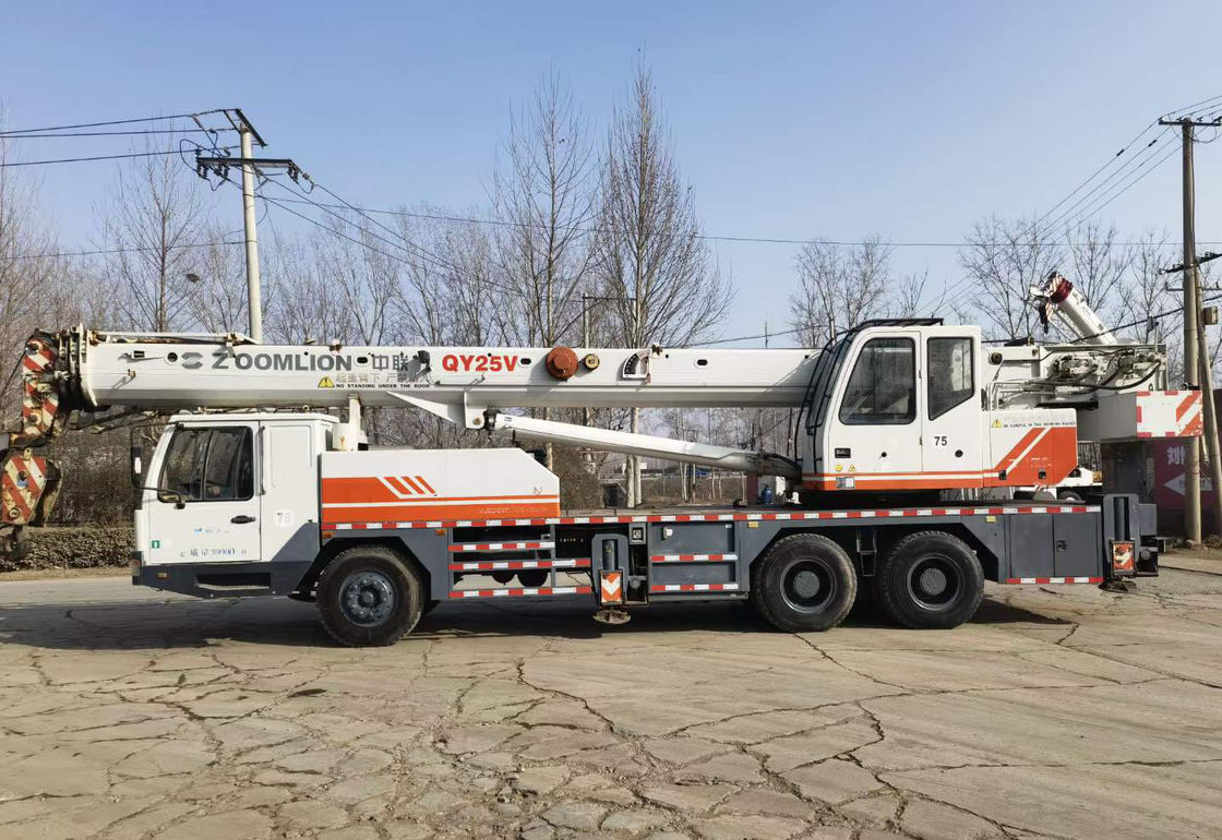 Zoomlion QY25V 25t gru per camion usato con pompa idraulica in ottime condizioni di lavoro