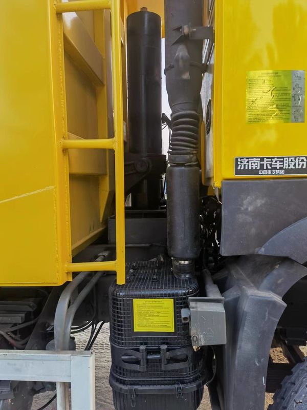 21-30T Capacità utilizzata HOWO 6x4 Camion a gomma Camion a scarico per il trasporto tecnico
