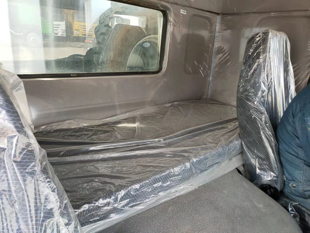 Euro 3 SINO TRUCK 12 ruote LHD 50 tonnellate di seconda mano 8x4 Usato HOWO Tipper Dump Truck