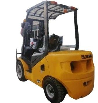 2.5 tonnellate di carrello elevatore diesel da 3 tonnellate con larghezza complessiva di 1225 mm e raggio di rotazione di 2400 mm