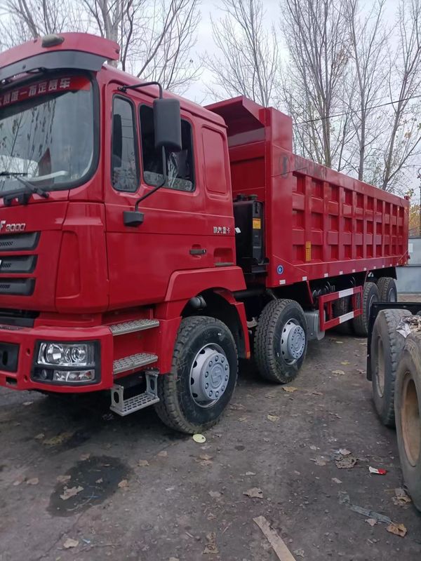 Shacman F3000 8x4 camion a ribaltatore con serbatoio di carico dimensioni 7600 x 2300 x 1500 mm