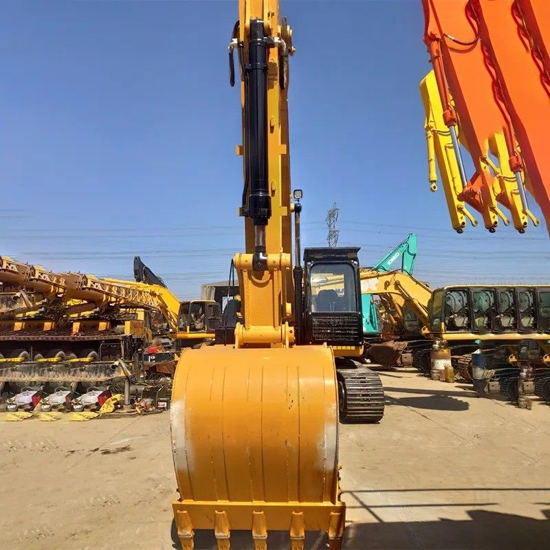 Articolo caldo in seconda mano Komatsu PC200 escavatore con 3.1/4.2/5.5km/h velocità di marcia