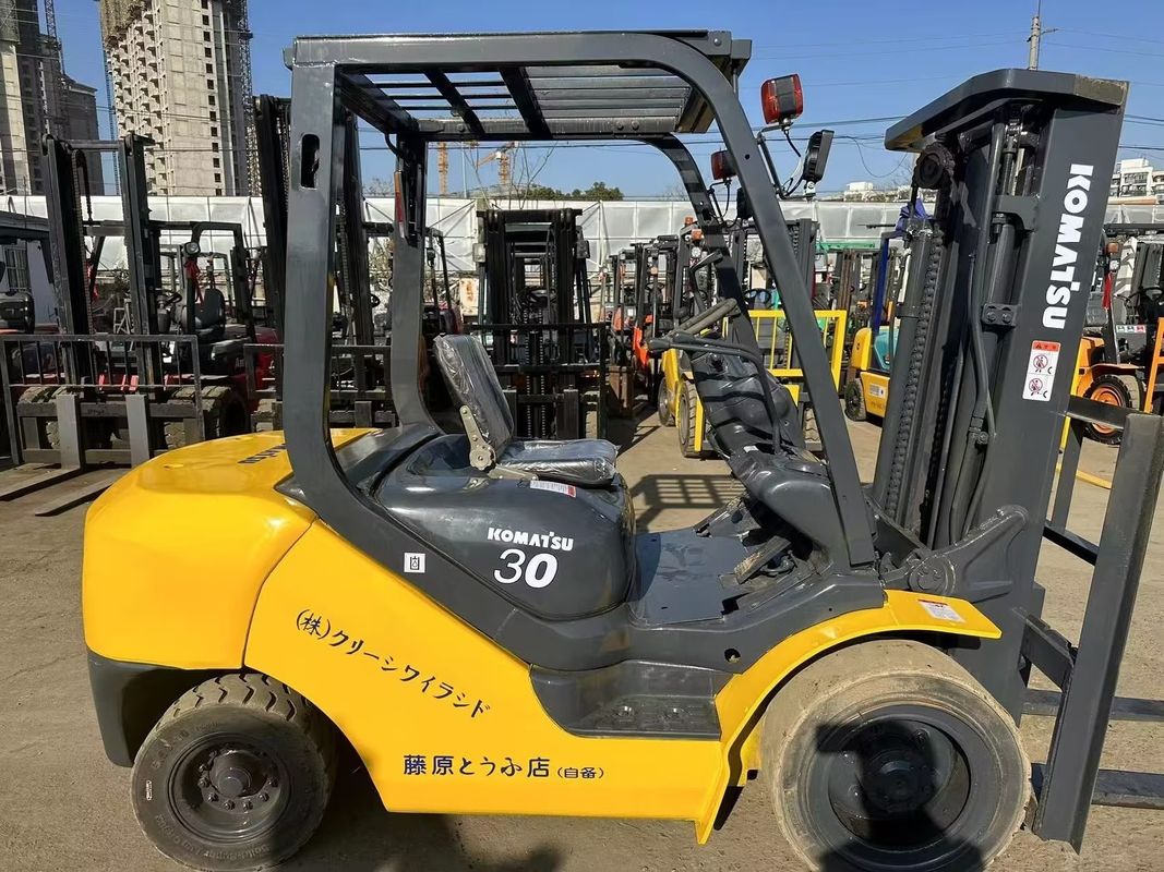 Mini carrello elevatore giapponese Komatsu FD30 3T con motore diesel a basso consumo di carburante