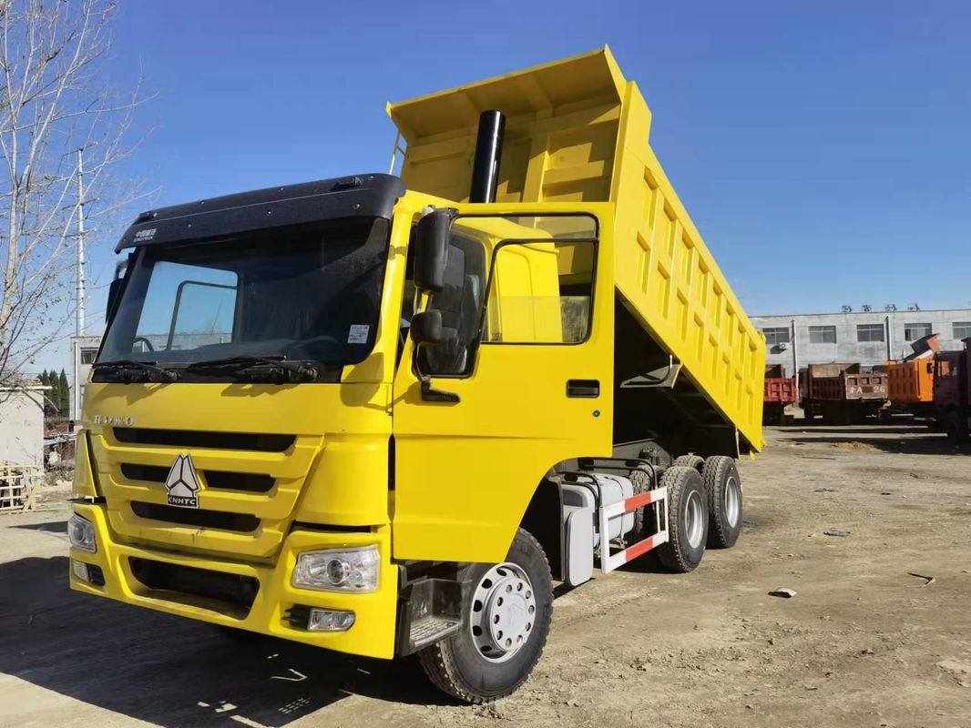 Usato Howo 6x4 Camion a ribaltatore Camion a scarico Euro 2 Standard di emissioni Cisterna di carico Lunghezza ≥ 8m