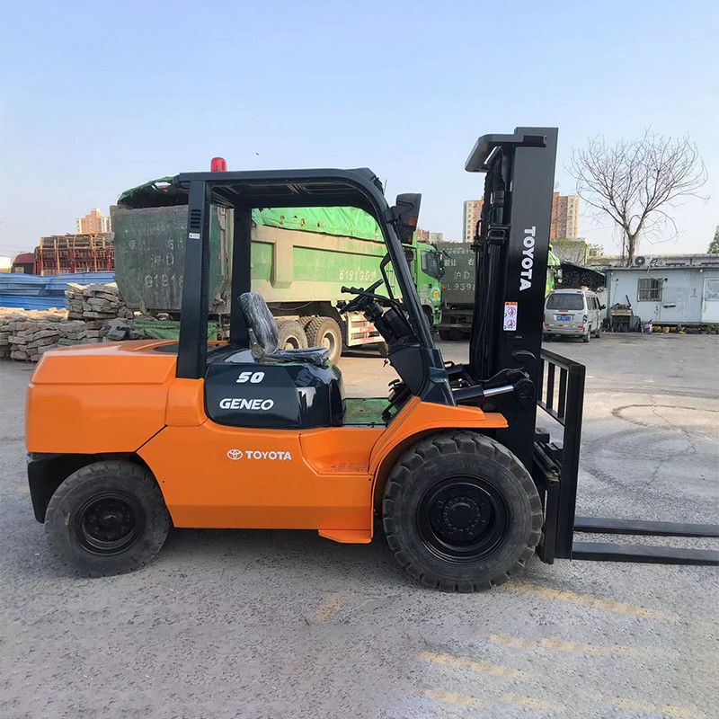 Forklift diesel usato da 5 tonnellate con trasmissione automatica a quattro ruote motrici e larghezza di forcella 125