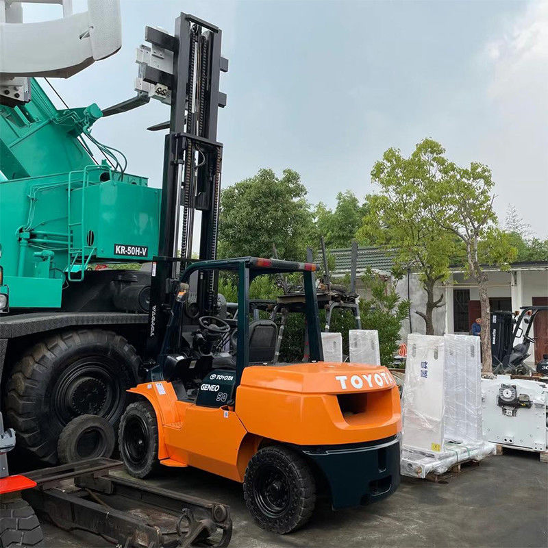 Forklift diesel usato da 5 tonnellate con trasmissione automatica a quattro ruote motrici e larghezza di forcella 125