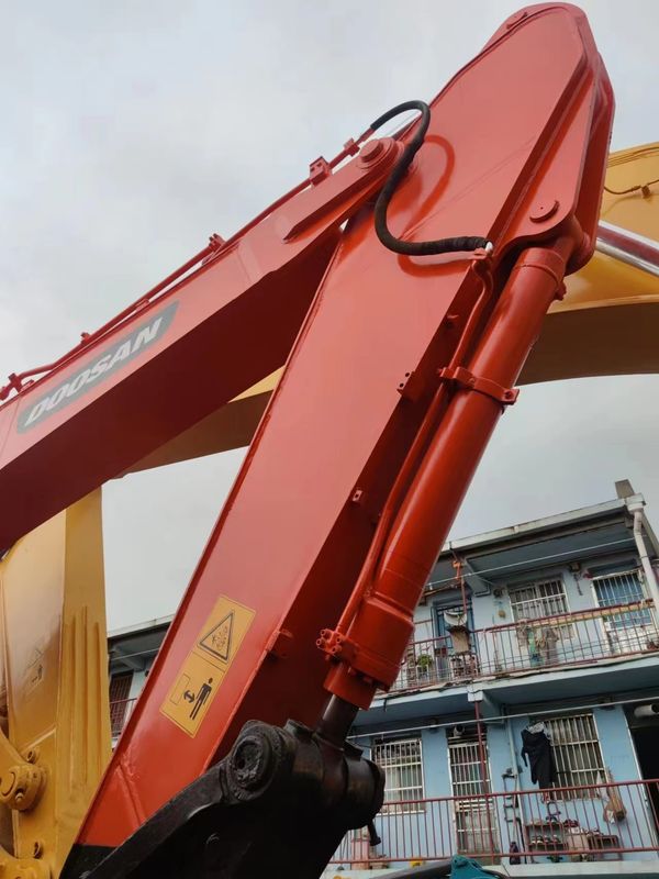 22500kg Peso di lavoro Usato Escavatore Doosan 225 con 2001-4000 ore di lavoro