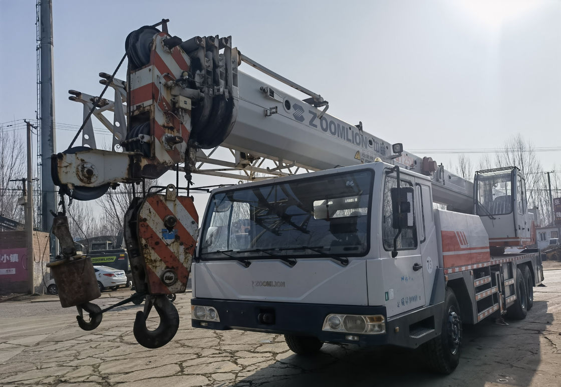 Cran usato Zoomlion 25 tonnellate camion idraulico montato con Max. Altezza di sollevamento di 43m