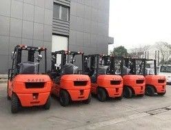 FD30 Camione elevatore diesel con peso 4300 kg e larghezza di forcella 125 mm Azionato da motore Isuzu