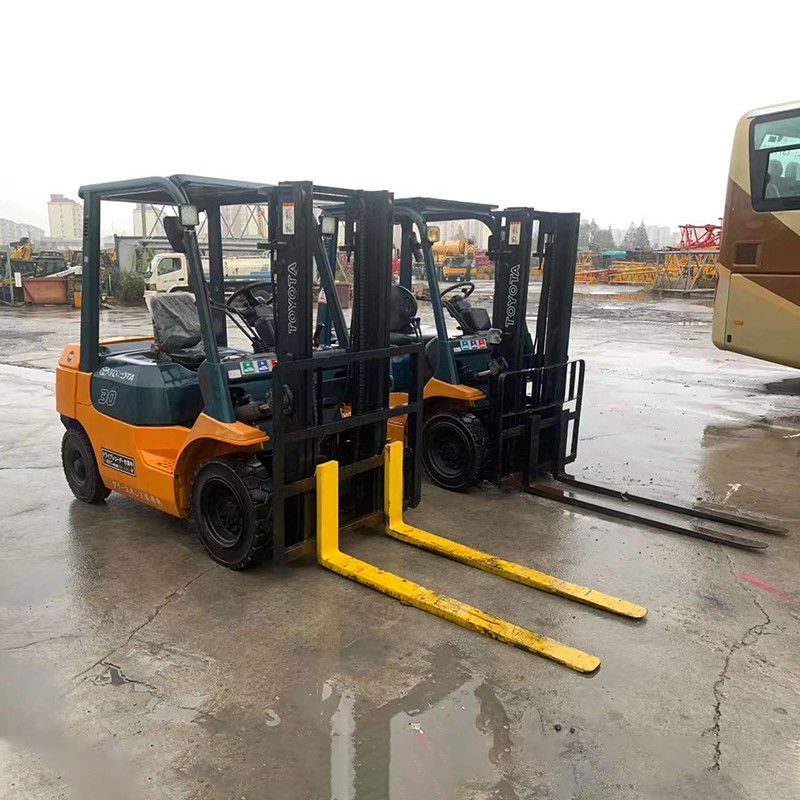 Peso nominale di 3000 kg carrello elevatore diesel completamente elettrico Toyota 3 tonnellate con modalità di alimentazione completamente elettrica