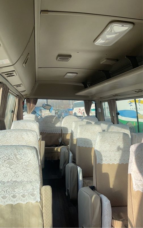 30 posti Luxury Coach Toyo Ta Coaster Bus con potenza massima di 113/5200kw ed emissioni EURO 3