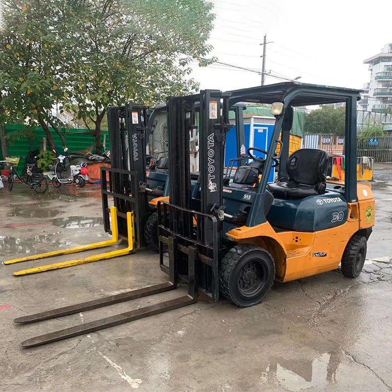 Strumenti per sollevamento pesi da 3000 kg Triplex 3t Diesel Used Forklift con via laterale in Pakistan