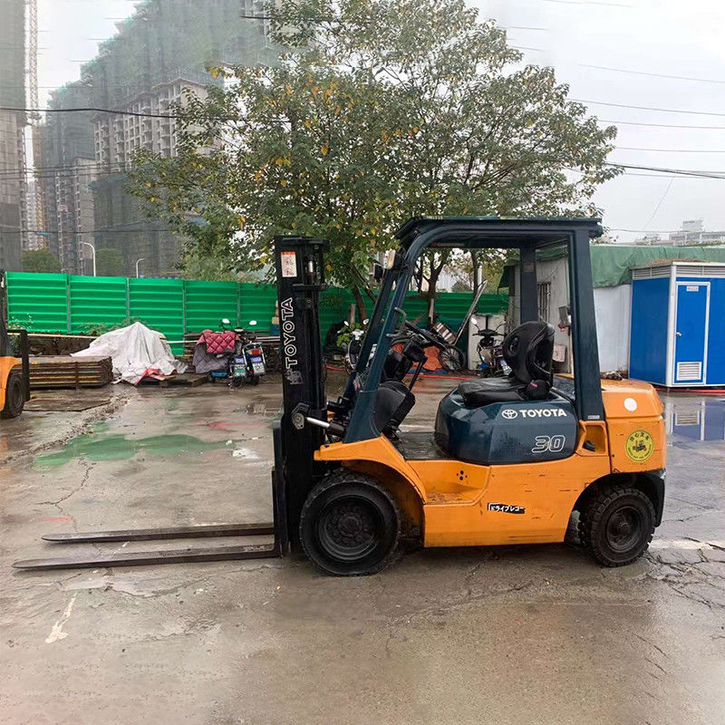 Motore diesel Giappone Toyota utilizzato 3 tonnellate Triplex carrello elevatore per la movimentazione del materiale magazzino