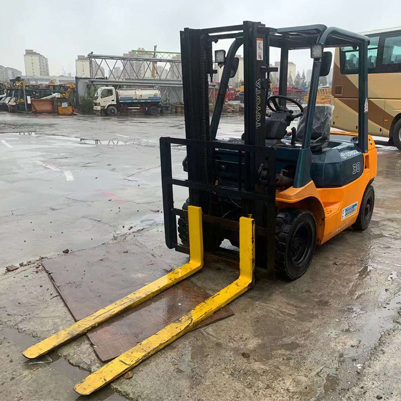 Motore diesel Giappone Toyota utilizzato 3 tonnellate Triplex carrello elevatore per la movimentazione del materiale magazzino