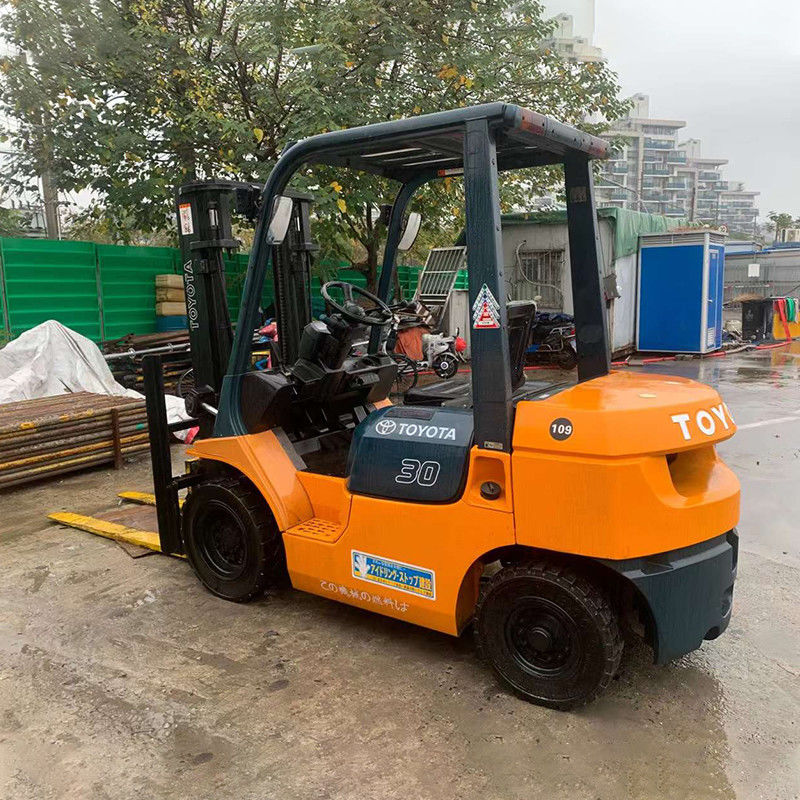 Camionforte a motore diesel da 3 t in India con altezza di sollevamento di 10 m e fonte di energia elettrica