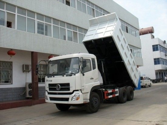 DONGFENG 6 ruote 4x2 camion di scarico piccole camion tipper in buone condizioni SINOTRUCK cambio