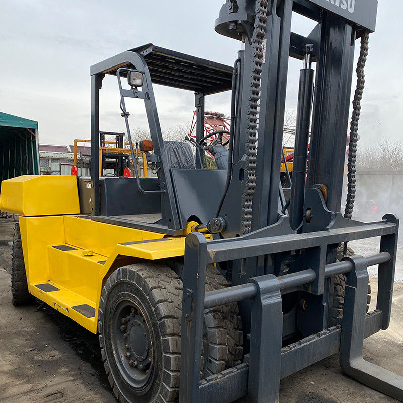 Camione elevatore diesel Komatsu per contenitori da 12 a 16 tonnellate lunghezza forchetta 1070 mm larghezza forchetta 150 mm
