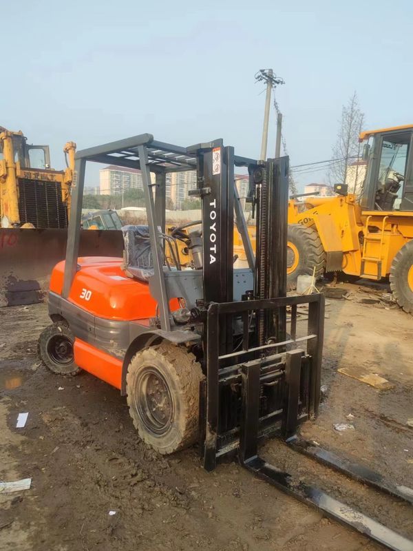 3000 kg carrello elevatore giapponese leggero con motore diesel e centro di gravità 500 mm