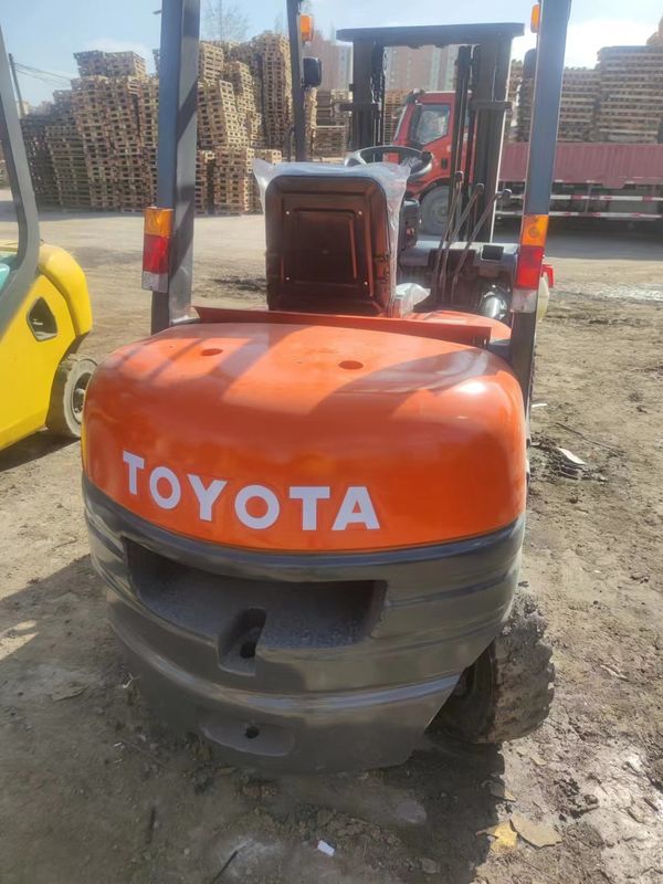 3000 kg carrello elevatore giapponese leggero con motore diesel e centro di gravità 500 mm