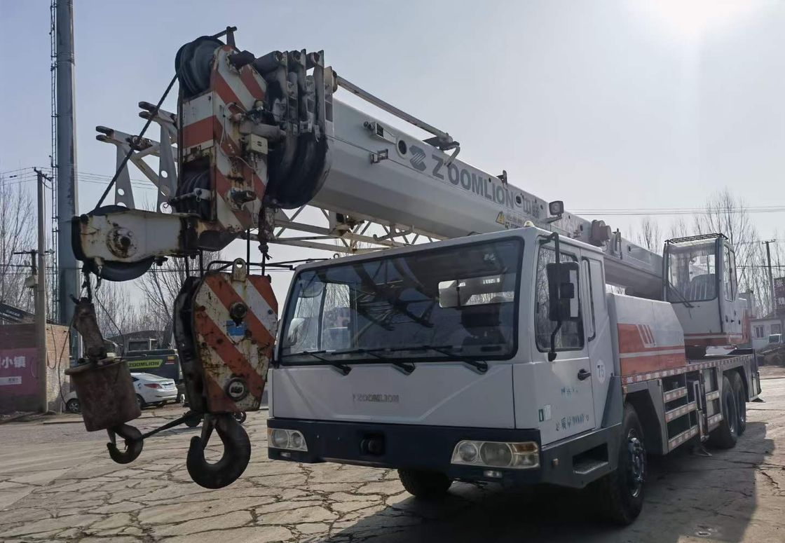 Usato Zoomlion 80 tonnellate Cran Truck x3000 Max. Altezza di sollevamento 42.3M Ore di lavoro 2001-4000