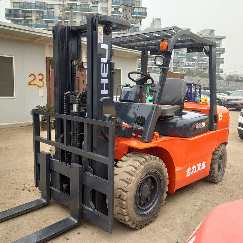 Dopo il servizio 5 tonnellate Heli 40ft Container Lifting Forklift per il funzionamento dei container