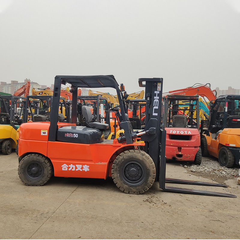 Dopo il servizio 5 tonnellate Heli 40ft Container Lifting Forklift per il funzionamento dei container