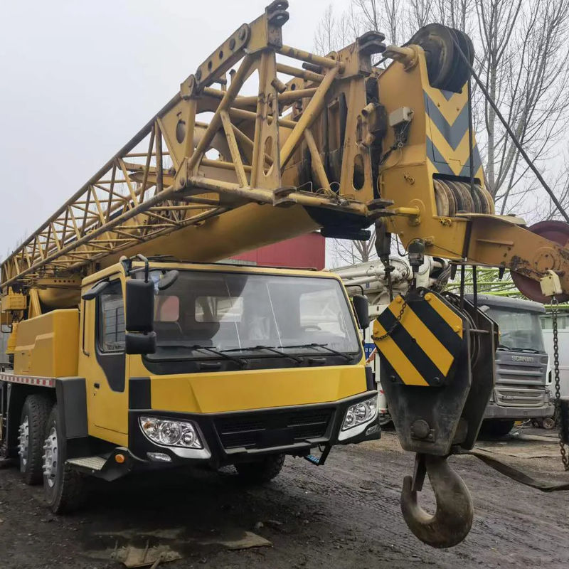Altezza di sollevamento massima 58,1 m 50 tonnellate Granate per autocarri di seconda mano con parti