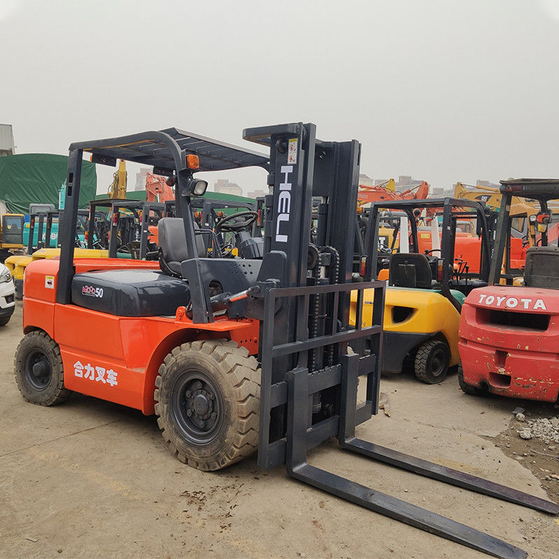 Dopo il servizio 5 tonnellate Heli 40ft Container Lifting Forklift per il funzionamento dei container
