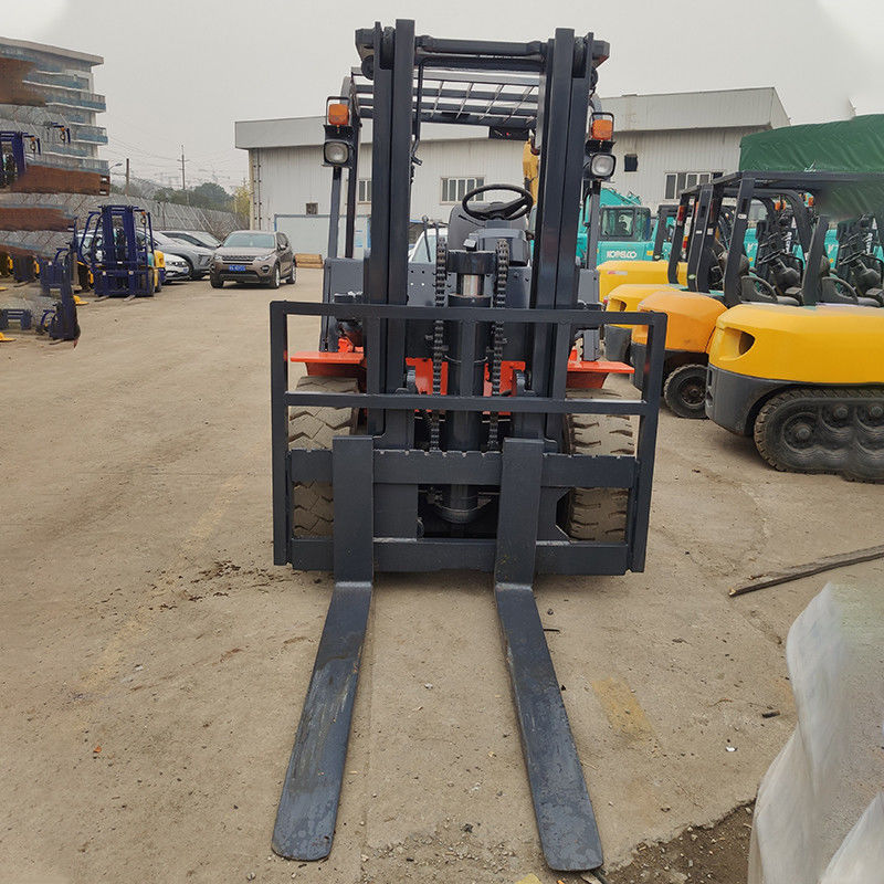 Dopo il servizio 5 tonnellate Heli 40ft Container Lifting Forklift per il funzionamento dei container