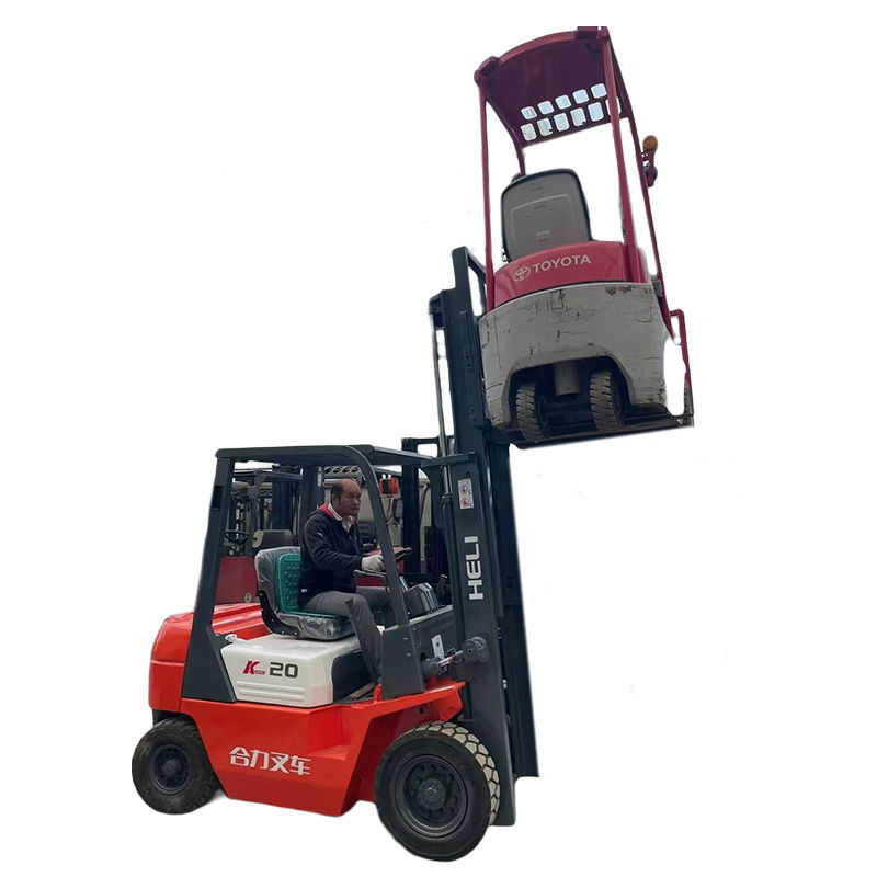 3 tonnellate di carrello elevatore a benzina in ottime condizioni e dimensioni generali 2675 * 1225 * 2105 mm