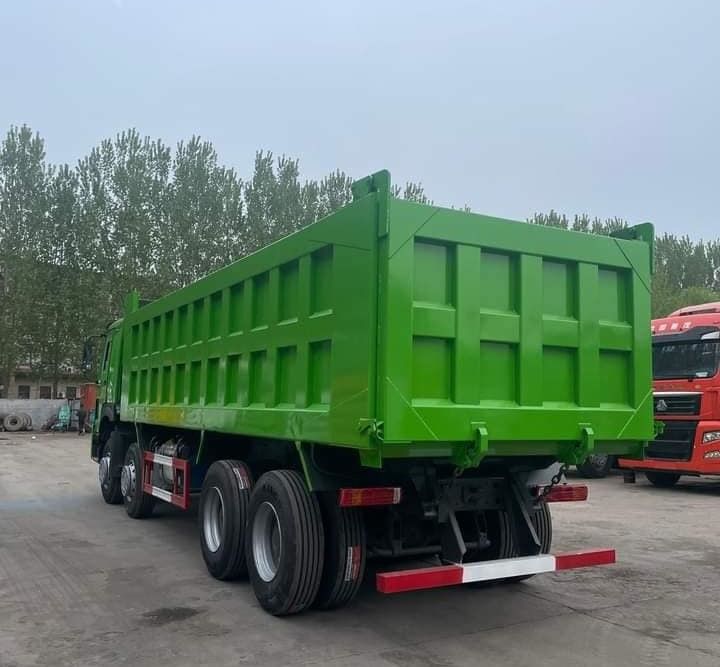 371 CV/336 CV/420 CV Howo Used Dump Truck 8x4 Tipper Truck con cambio manuale