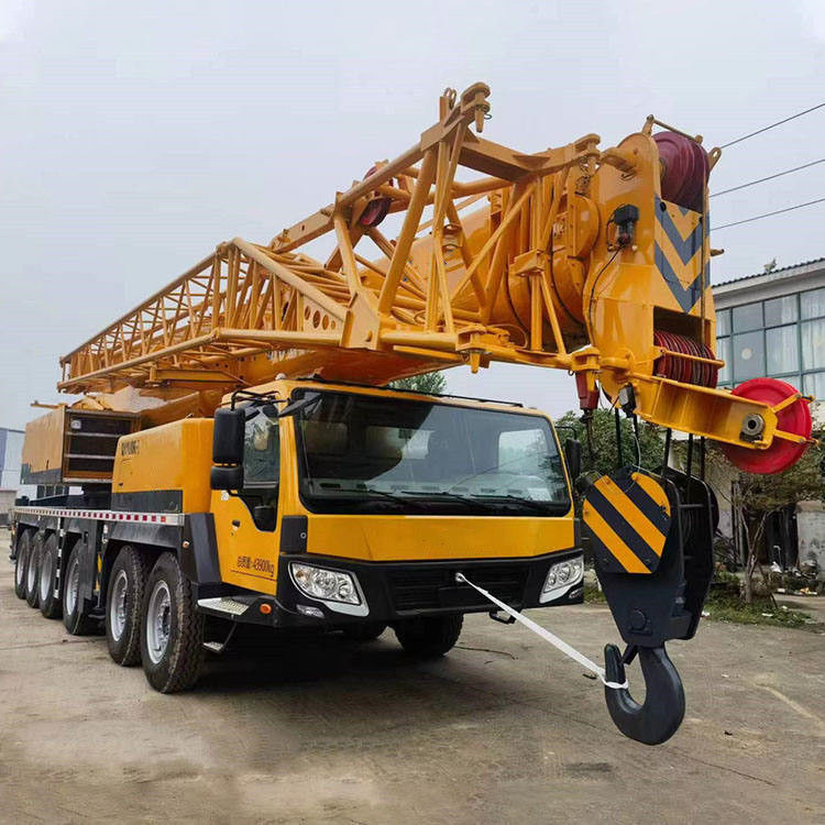 Granate per camion telescopici da 100 tonnellate usate QY100 58000 kg Peso 2001-4000 ore di lavoro