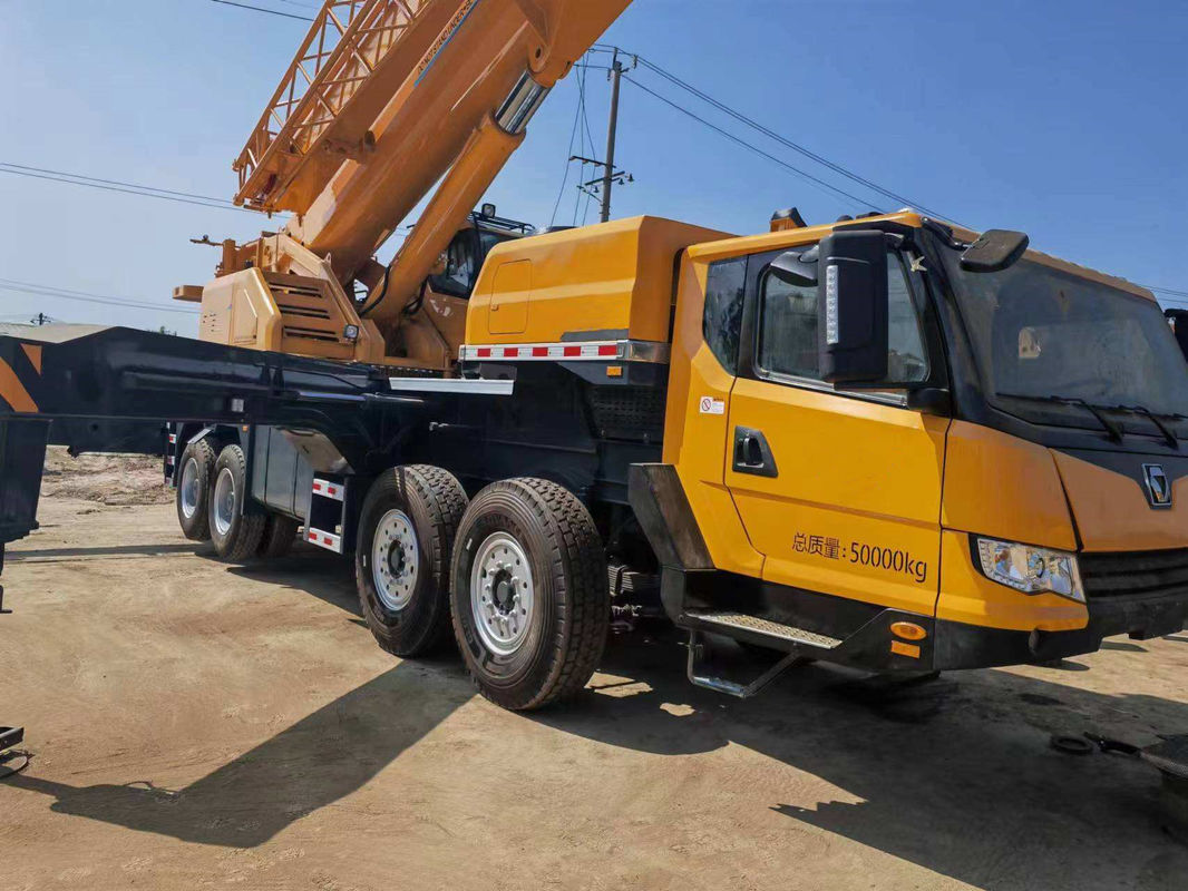 2 giri al minuto Velocità di rotazione XCT130 130 tonnellate gru di camion braccio telescopico gru di camion usate