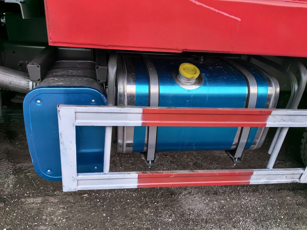 Carburante 371 CV camion di scarico usato 25 tonnellate Sinotruk HOWO 6*4 camion di ribaltamento per la miniera di costruzione