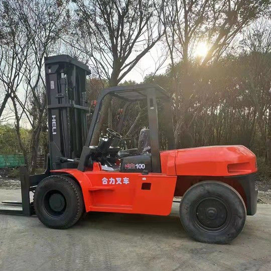 Il carrello elevatore diesel da 12 tonnellate è la soluzione perfetta per la movimentazione di materiali pesanti