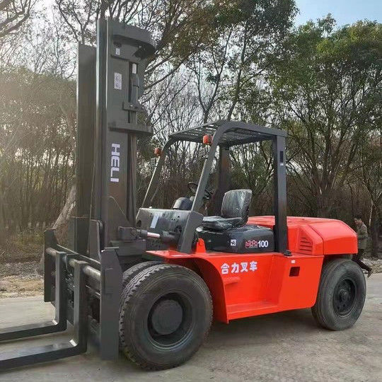 Il carrello elevatore diesel da 12 tonnellate è la soluzione perfetta per la movimentazione di materiali pesanti