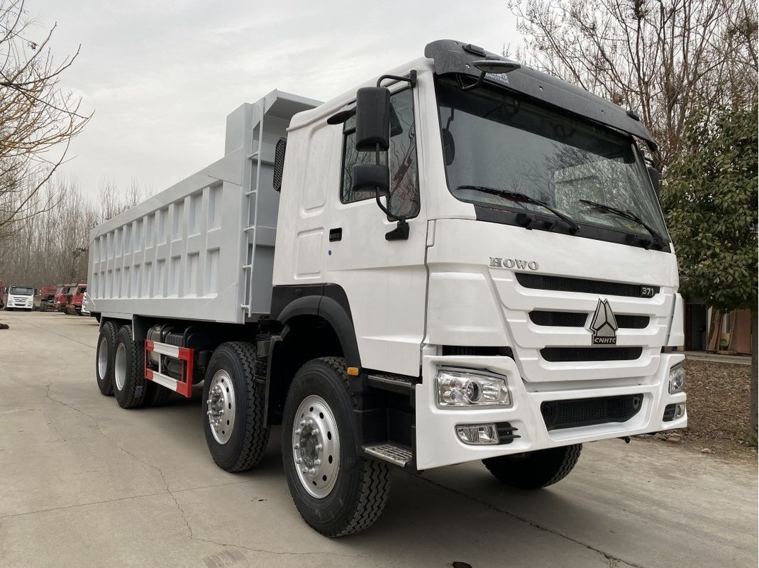 Camion a gomma usato 371HP 8*4 per la costruzione miniera Camion a gomma da 35 tonnellate Motore WEICHAI