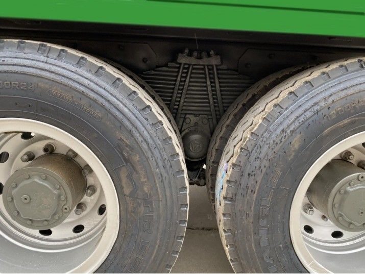 Camion-dump usato 371 CV 35 tonnellate 8*4 Camion-dump per la costruzione pesante SINOTRUK Chassis